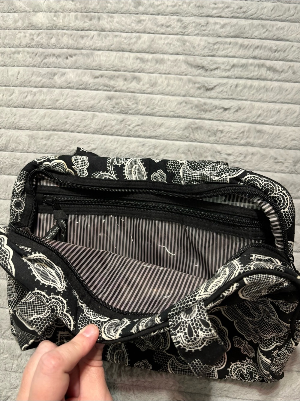 Thirty-One Floral Lace Black and White Print Cosmetic Travel Bag Lined - Picture 4 of 10